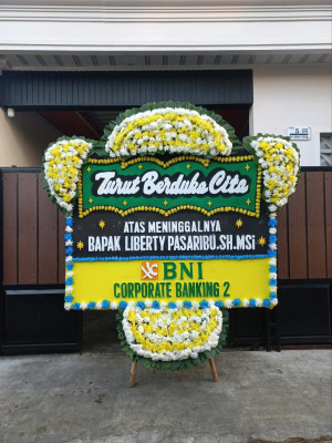 Papan Bunga Duka di Obi